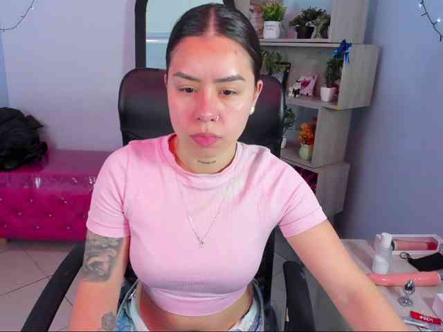 IsabellaSummer webcam