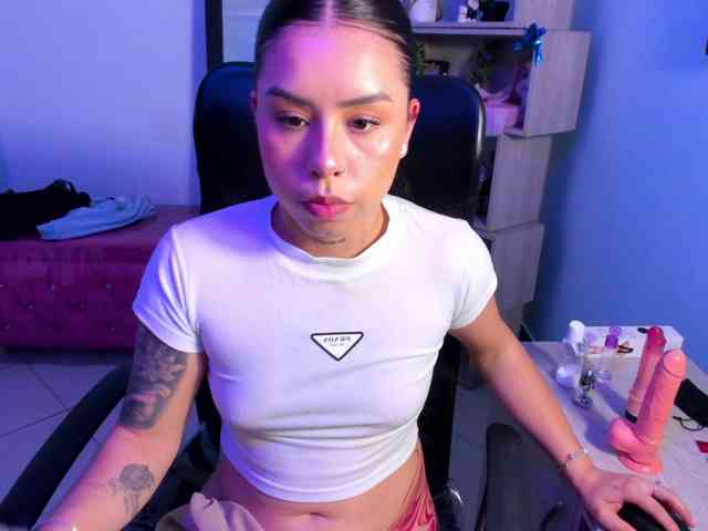 IsabellaSummer webcam