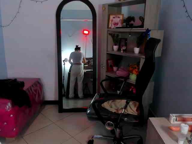 IsabellaSummer webcam