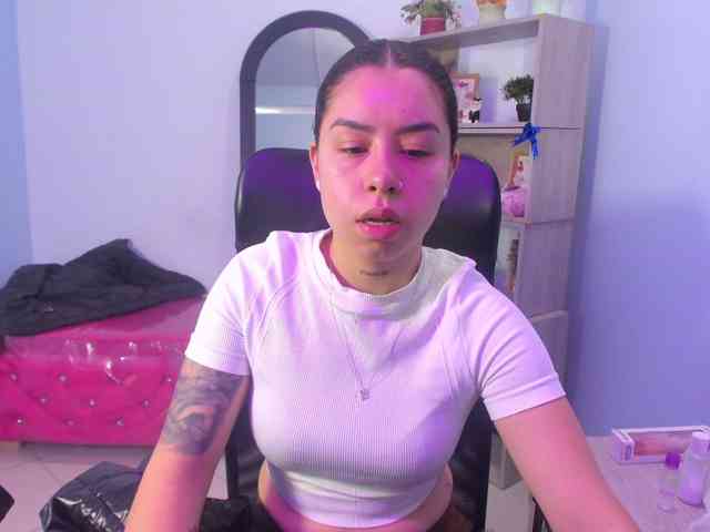 IsabellaSummer webcam