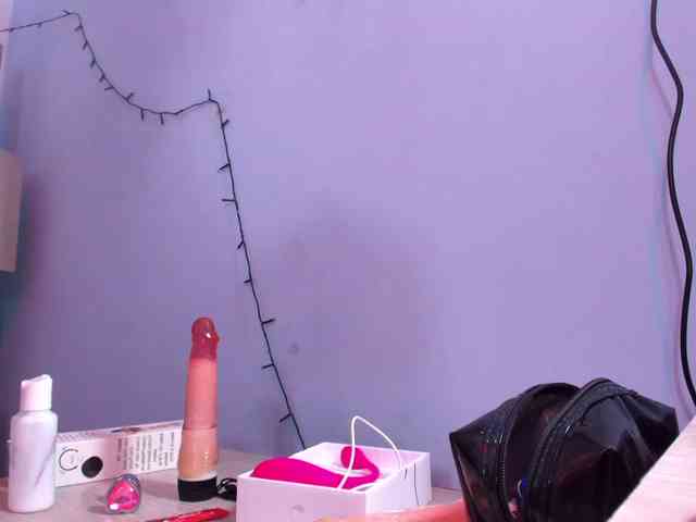 IsabellaSummer webcam