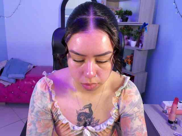 IsabellaSummer webcam