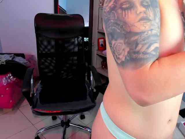 IsabellaSummer webcam