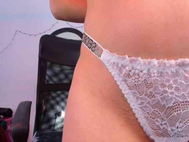 IsabellaSummer webcam