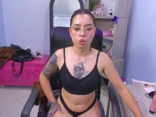 IsabellaSummer webcam