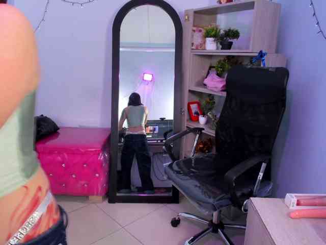 IsabellaSummer webcam
