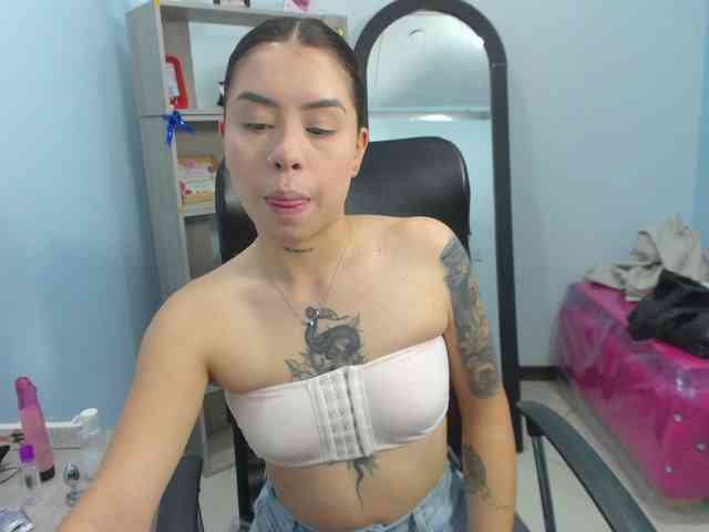 IsabellaSummer webcam