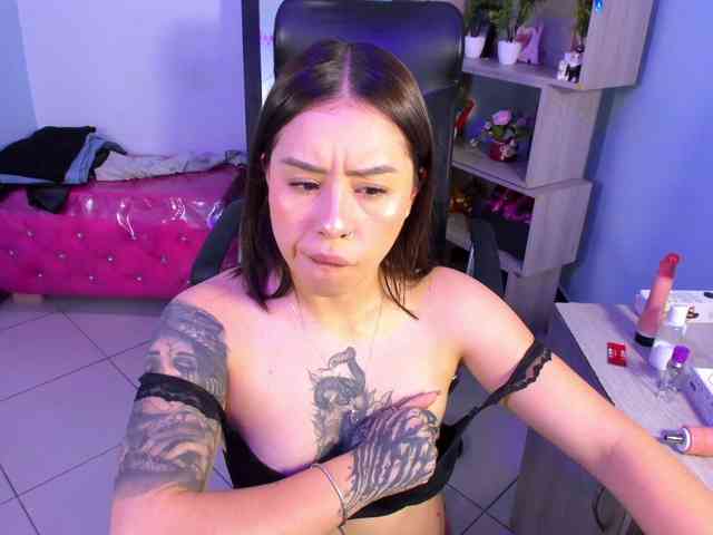 IsabellaSummer webcam