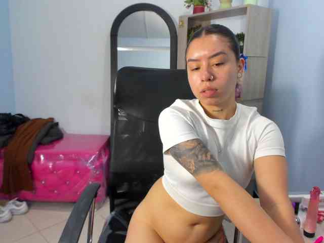 IsabellaSummer webcam