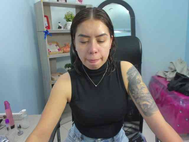 IsabellaSummer webcam