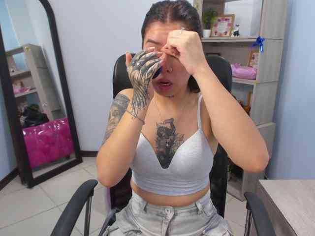 IsabellaSummer webcam