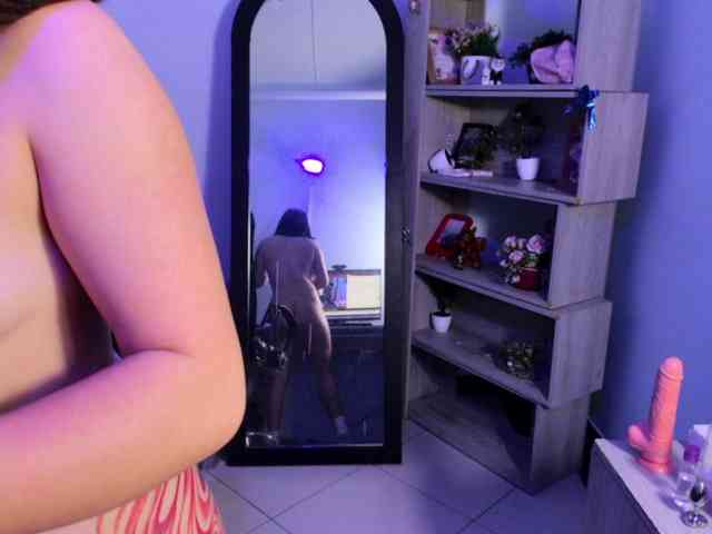 IsabellaSummer webcam