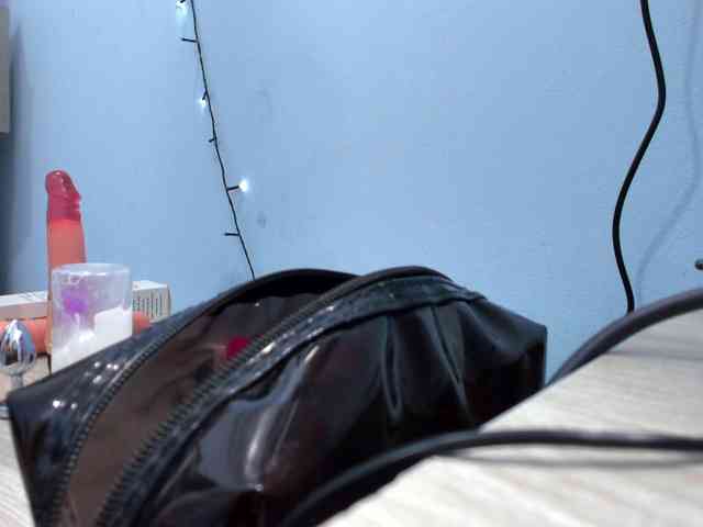 IsabellaSummer webcam