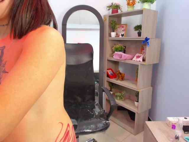 IsabellaSummer webcam