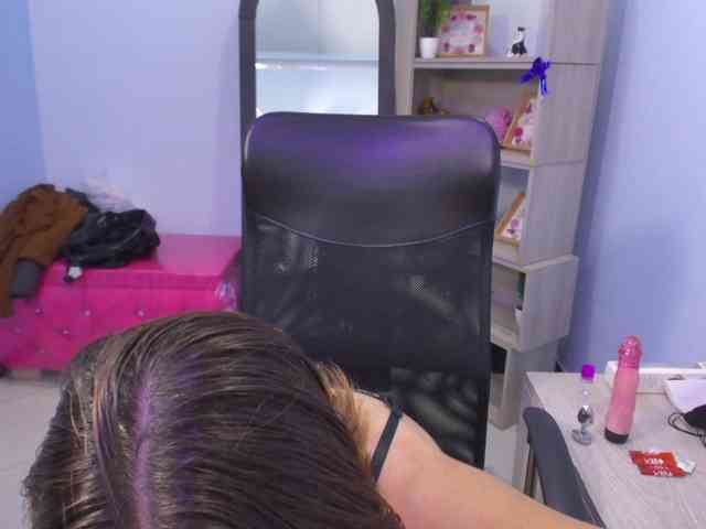 IsabellaSummer webcam