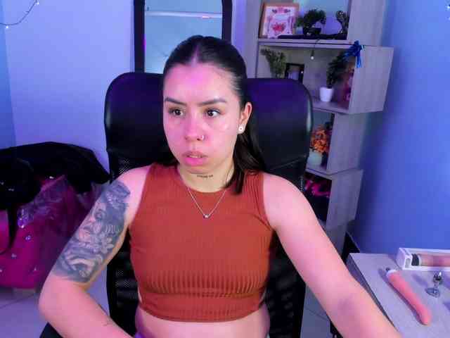 IsabellaSummer webcam