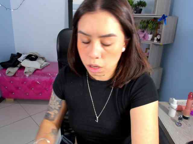 IsabellaSummer webcam