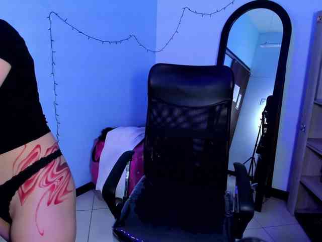 IsabellaSummer webcam
