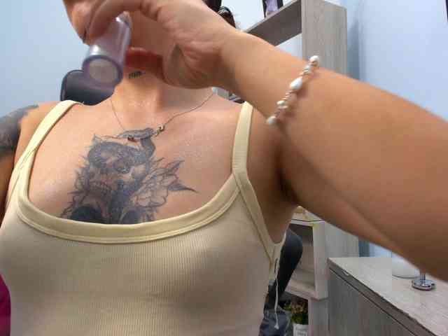 IsabellaSummer webcam