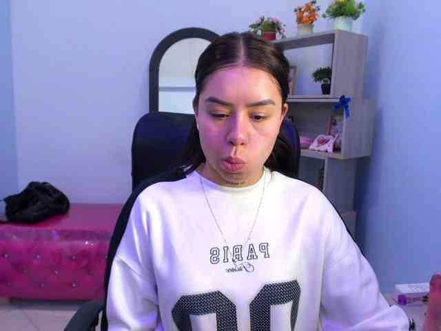 IsabellaSummer webcam