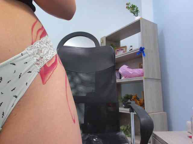 IsabellaSummer webcam