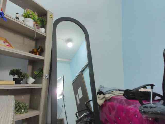 IsabellaSummer webcam