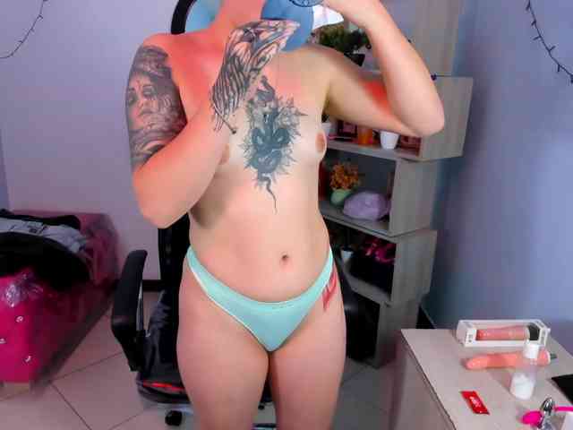 IsabellaSummer webcam