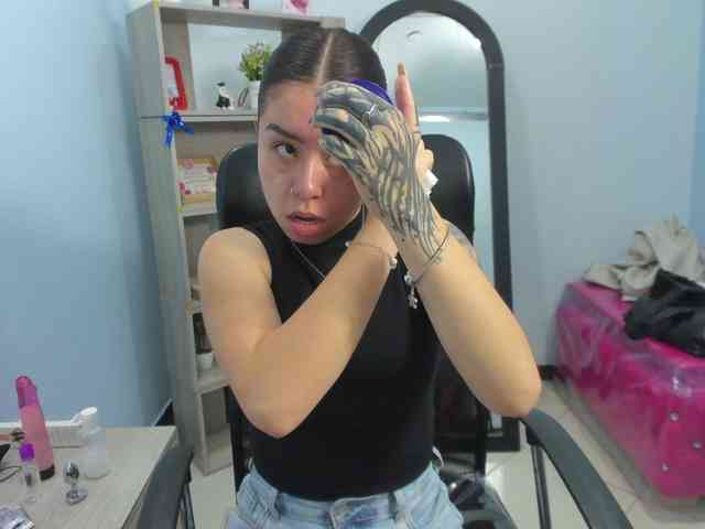 IsabellaSummer webcam