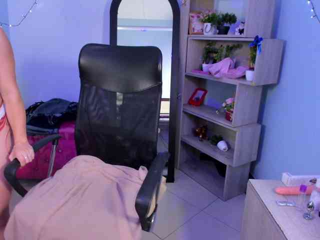 IsabellaSummer webcam