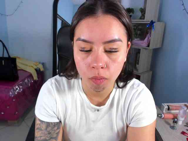 IsabellaSummer webcam