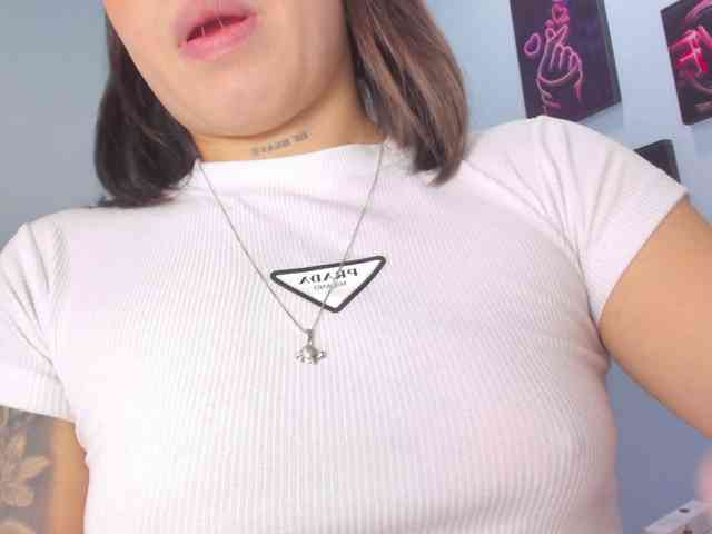 IsabellaSummer webcam