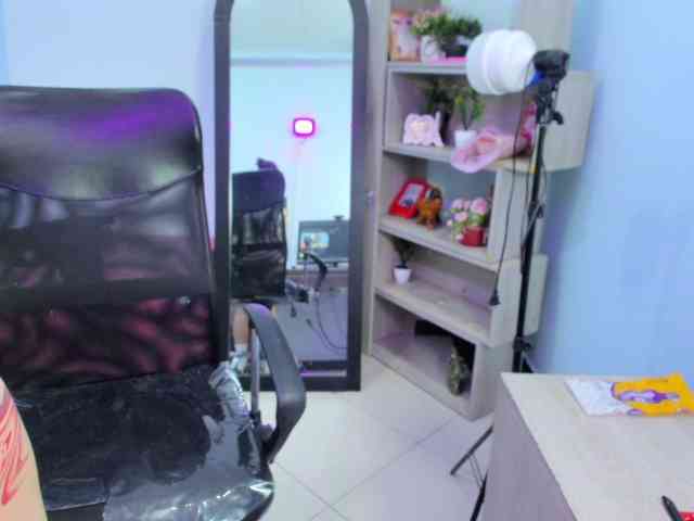 IsabellaSummer webcam