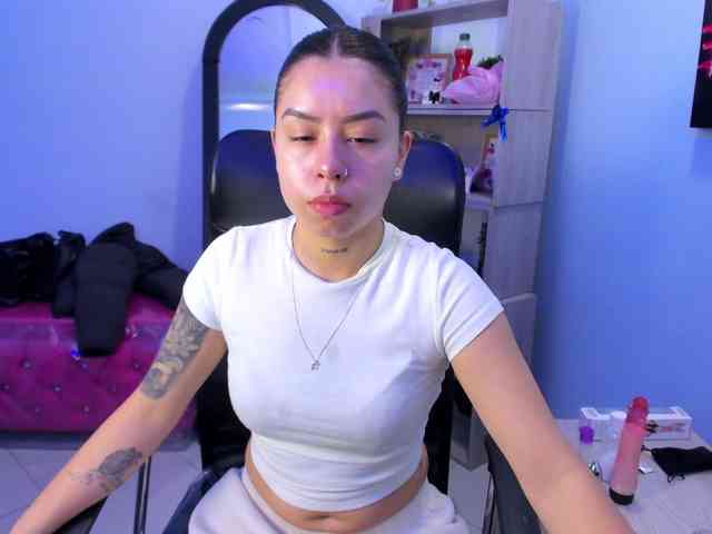 IsabellaSummer webcam