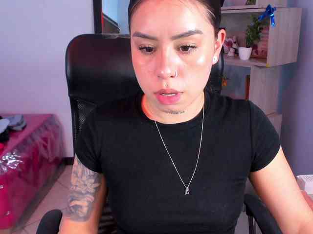 IsabellaSummer webcam