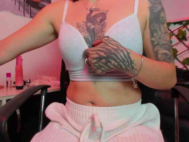 IsabellaSummer webcam