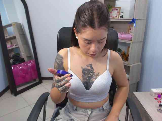 IsabellaSummer webcam