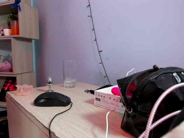 IsabellaSummer webcam