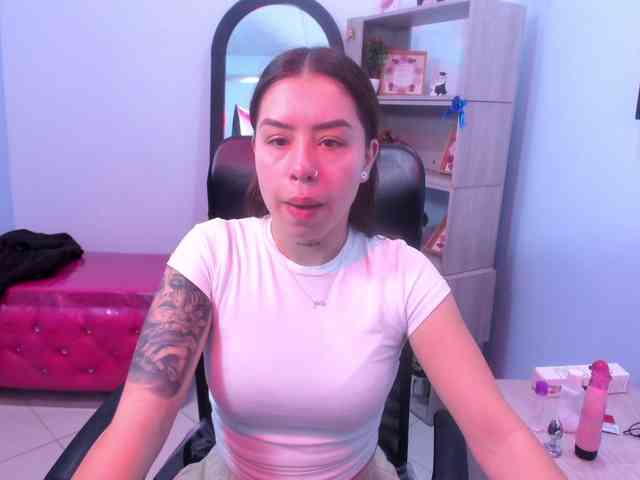 IsabellaSummer webcam