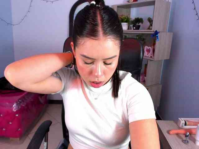 IsabellaSummer webcam