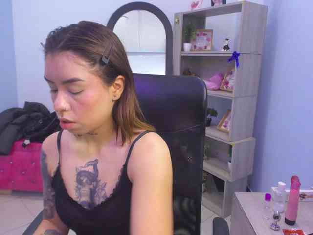 IsabellaSummer webcam