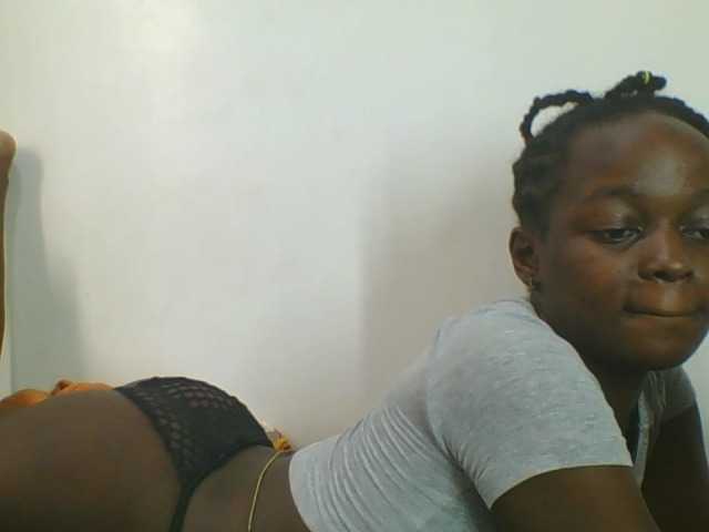 Squirtinglady's BongaCams show and profile