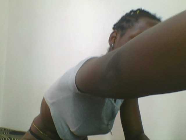 Squirtinglady's BongaCams show and profile