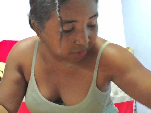 Josy-2 live cam on BongaCams