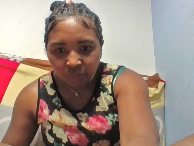 Josy-2 live cam on BongaCams