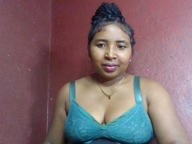 Josy-2 live cam on BongaCams