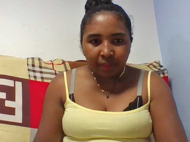 Josy-2 live cam on BongaCams