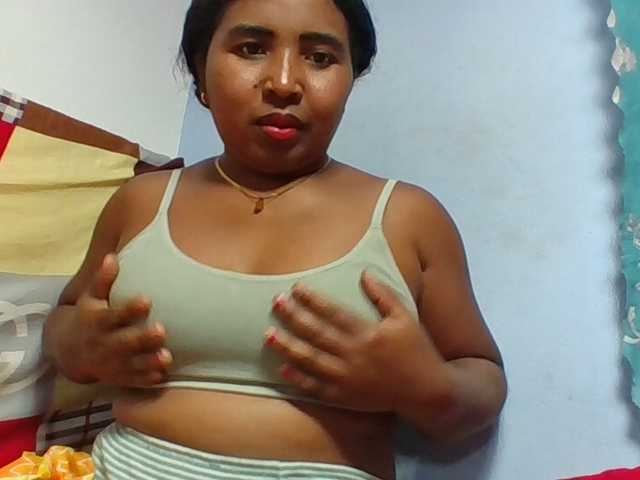 Josy-2 live cam on BongaCams