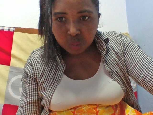 Josy-2 live cam on BongaCams