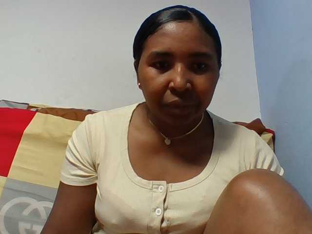 Josy-2 live cam on BongaCams
