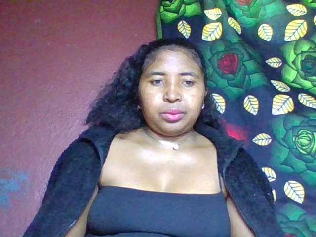 Josy-2, en vivo ahora en BongaCams